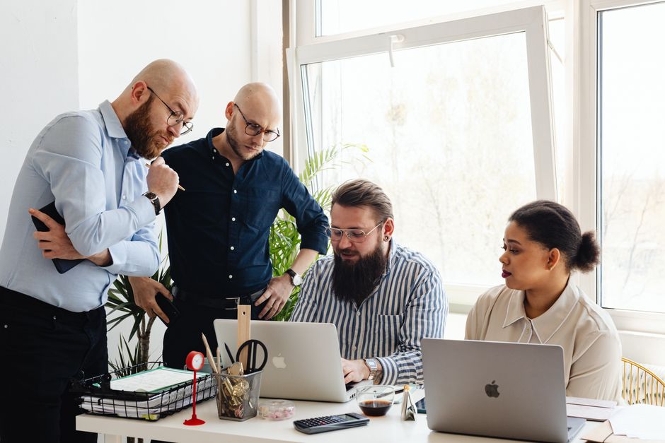 Auswertung von Kennzahlen und Optimierung im Online Marketing